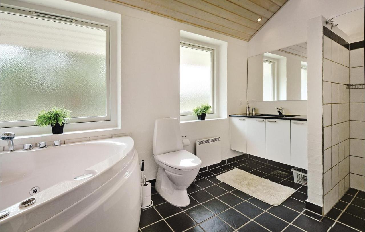7 Bedroom Stunning Home In Herning Kølkær 外观 照片